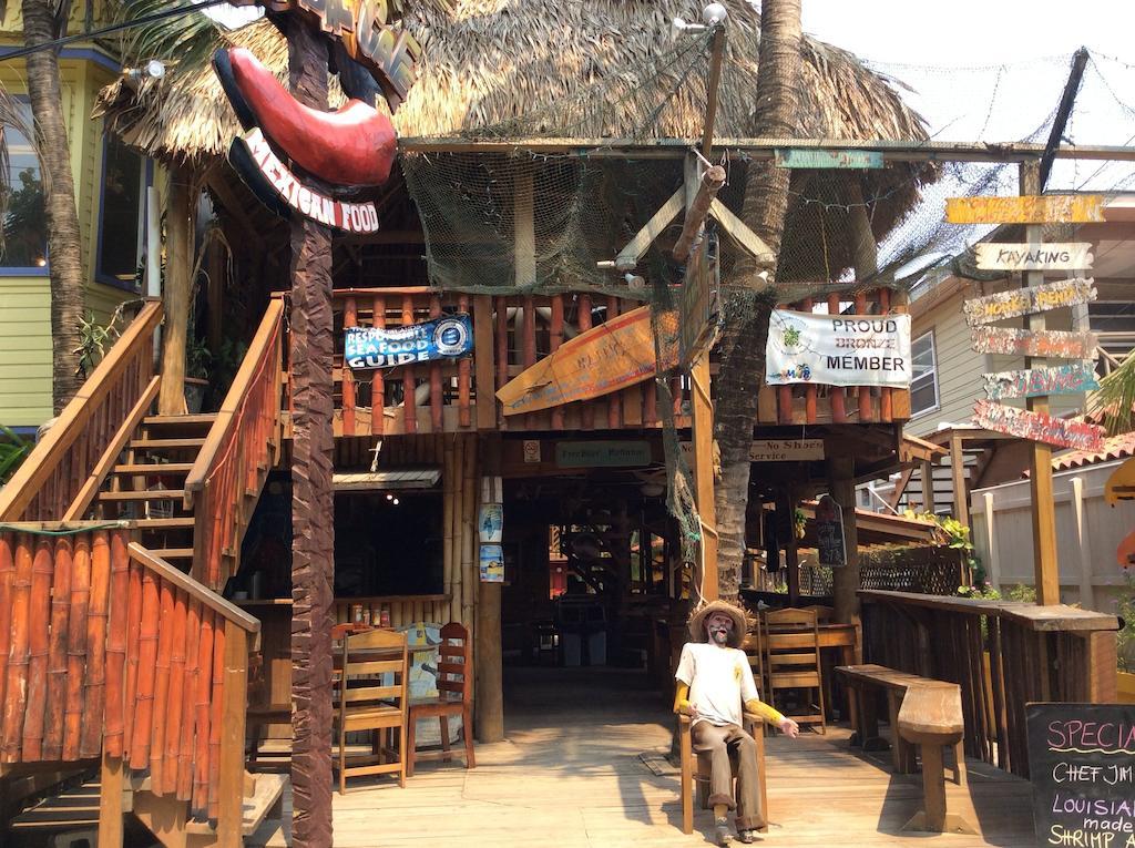 ווסט אנד Sea Breeze Inn מראה חיצוני תמונה