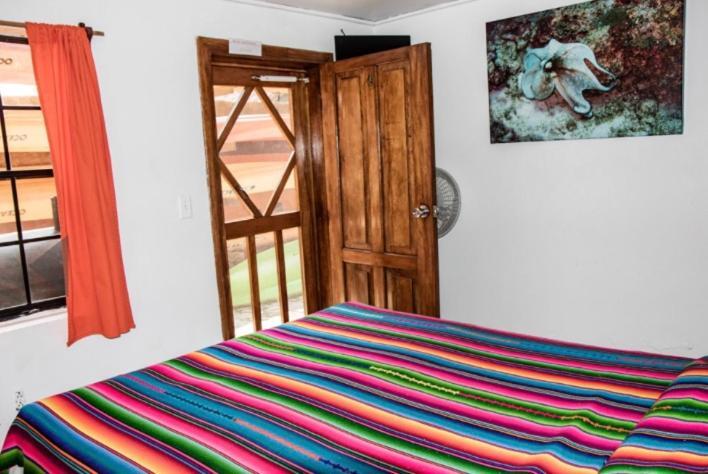 ווסט אנד Sea Breeze Inn מראה חיצוני תמונה