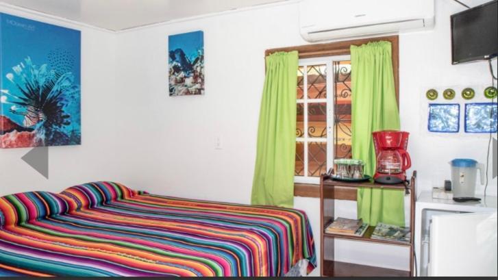 ווסט אנד Sea Breeze Inn מראה חיצוני תמונה